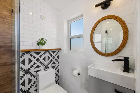 Bath - 64946 E Broadway, Joshua Tree, CA 92252 photo 3 of 3