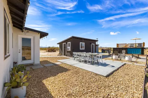 Exterior - 64946 E Broadway, Joshua Tree, CA 92252 photo 5 of 12