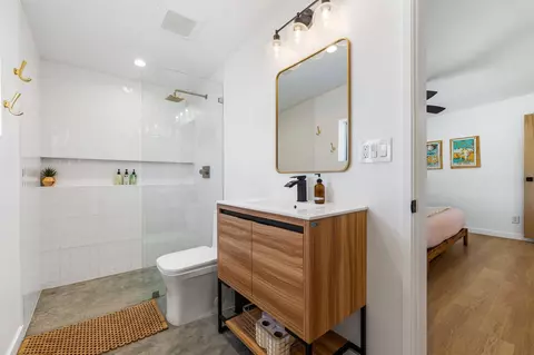 Bath - 64946 E Broadway, Joshua Tree, CA 92252 photo 2 of 3