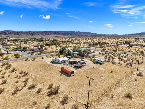 View/Area - 64946 E Broadway, Joshua Tree, CA 92252 photo 2 of 4