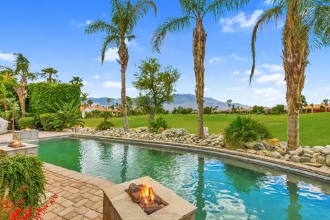 271 Loch Lomond Rd, Rancho Mirage, CA 92270
