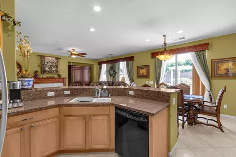 Kitchen - 82168 Padova Dr, Indio, CA 92203 photo 4 of 5
