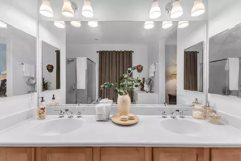 Bath - 82168 Padova Dr, Indio, CA 92203 photo 4 of 4
