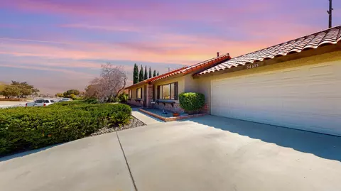54615 Martinez Trl, Yucca Valley, CA 92284 photo 3