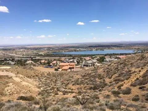 500 Lakeview Dr Geiger Ave, Palmdale, CA 93551
