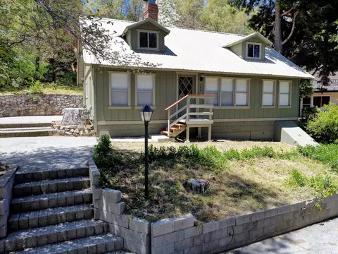 Exterior - 488 Hunt Ln, Crestline, CA 92325 photo 20 of 34
