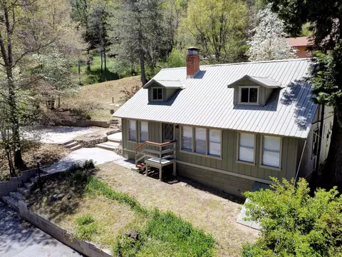 Exterior - 488 Hunt Ln, Crestline, CA 92325 photo 23 of 34