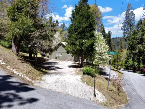 Exterior - 488 Hunt Ln, Crestline, CA 92325 photo 27 of 34