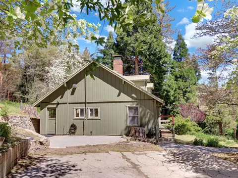 Exterior - 488 Hunt Ln, Crestline, CA 92325 photo 13 of 34