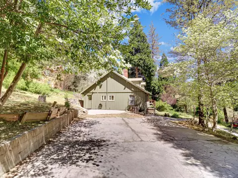 Exterior - 488 Hunt Ln, Crestline, CA 92325 photo 11 of 34