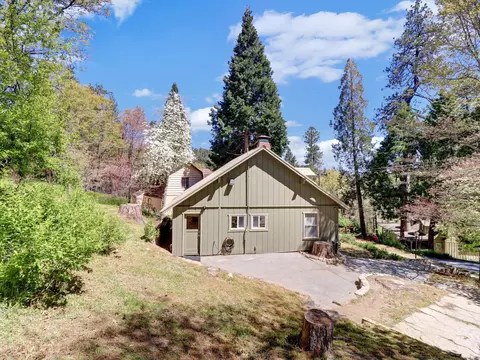 Exterior - 488 Hunt Ln, Crestline, CA 92325 photo 12 of 34