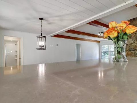 Kitchen - 488 Hunt Ln, Crestline, CA 92325 photo 5 of 11