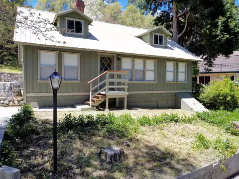Exterior - 488 Hunt Ln, Crestline, CA 92325 photo 26 of 34