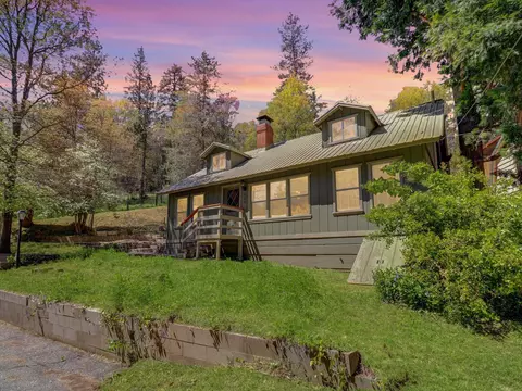 Exterior - 488 Hunt Ln, Crestline, CA 92325 photo 3 of 34