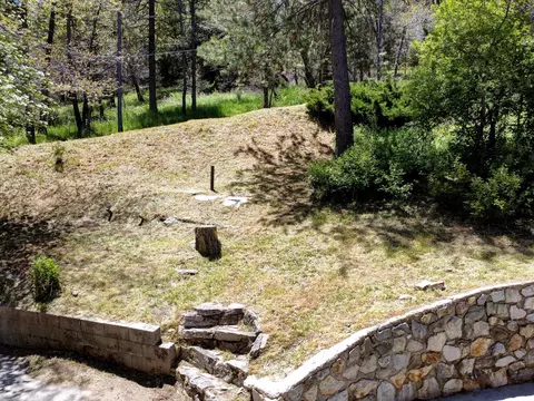 Exterior - 488 Hunt Ln, Crestline, CA 92325 photo 31 of 34