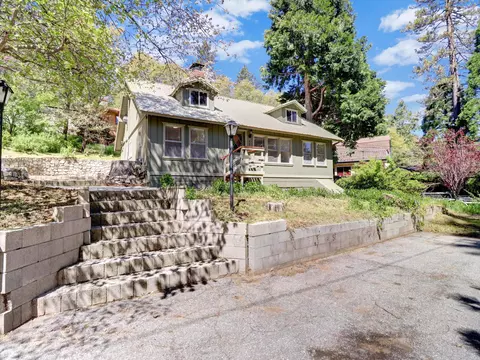 Exterior - 488 Hunt Ln, Crestline, CA 92325 photo 2 of 34