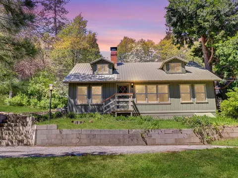 488 Hunt Ln, Crestline, CA 92325