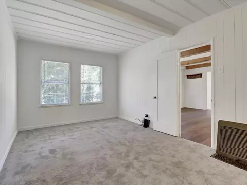 Bedroom - 488 Hunt Ln, Crestline, CA 92325 photo 3 of 5