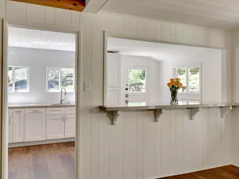 Kitchen - 488 Hunt Ln, Crestline, CA 92325 photo 1 of 11