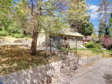 Exterior - 488 Hunt Ln, Crestline, CA 92325 photo 5 of 34