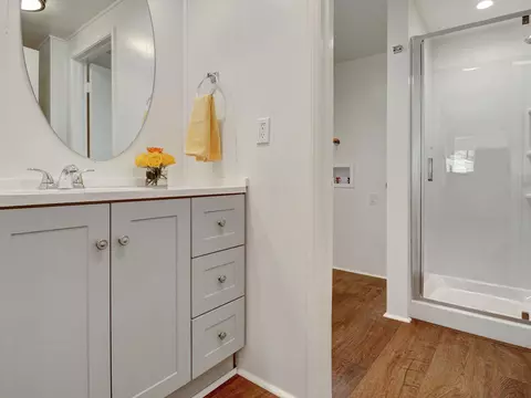 Bath - 488 Hunt Ln, Crestline, CA 92325 photo 2 of 6