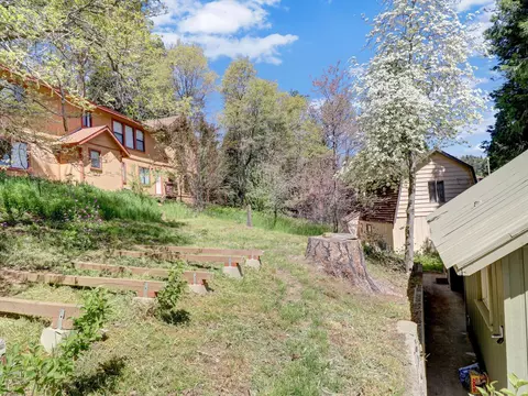 Exterior - 488 Hunt Ln, Crestline, CA 92325 photo 18 of 34