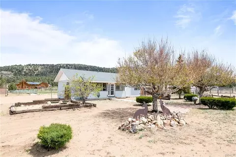 46616 Merrick Dr, Big Bear City, CA 92314 photo 2