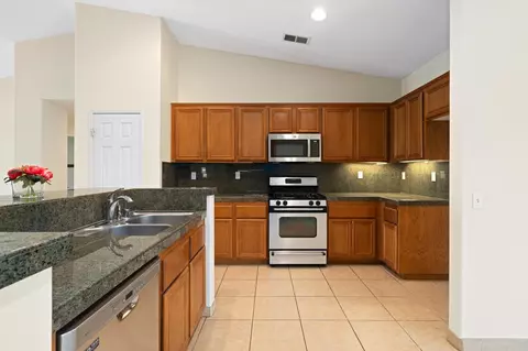Kitchen - 47435 Calle Rosarito, Indio, CA 92201 photo 2 of 3