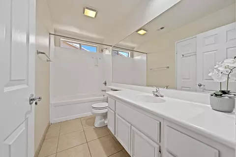 Bath - 47435 Calle Rosarito, Indio, CA 92201 photo 2 of 2