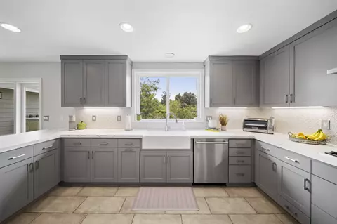 Kitchen - 31098 Del Rey Rd, Temecula, CA 92591 photo 2 of 5