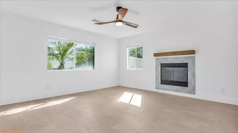Living - 13371 Apache Trl, Cabazon, CA 92230 photo 2 of 4