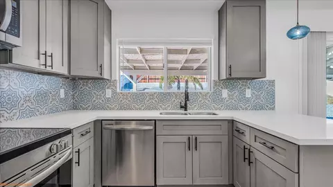 Kitchen - 13371 Apache Trl, Cabazon, CA 92230 photo 3 of 3