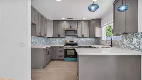 Kitchen - 13371 Apache Trl, Cabazon, CA 92230 photo 2 of 3