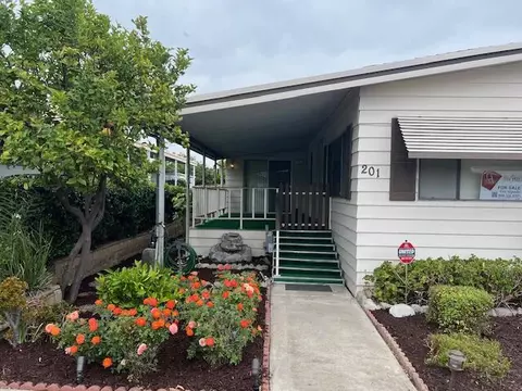 929 E Foothill Blvd, Upland, CA 91786
