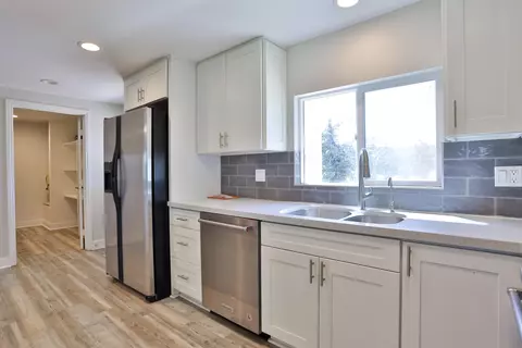 Kitchen - 39140 Howard Rd, Anza, CA 92539 photo 3 of 6