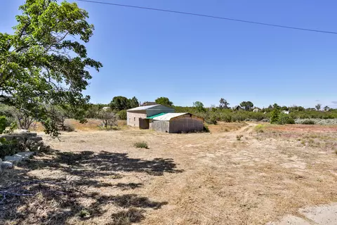 Exterior - 39140 Howard Rd, Anza, CA 92539 photo 4 of 11