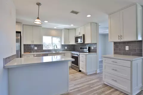 Kitchen - 39140 Howard Rd, Anza, CA 92539 photo 2 of 6