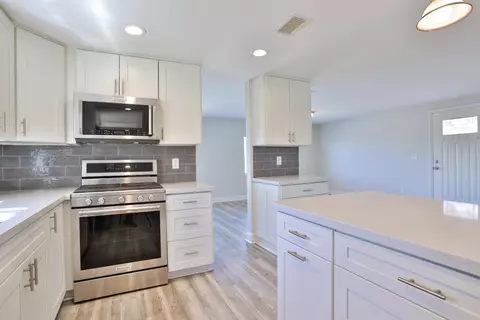 Kitchen - 39140 Howard Rd, Anza, CA 92539 photo 5 of 6