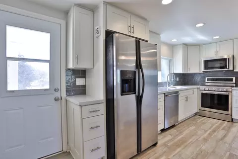 Kitchen - 39140 Howard Rd, Anza, CA 92539 photo 6 of 6