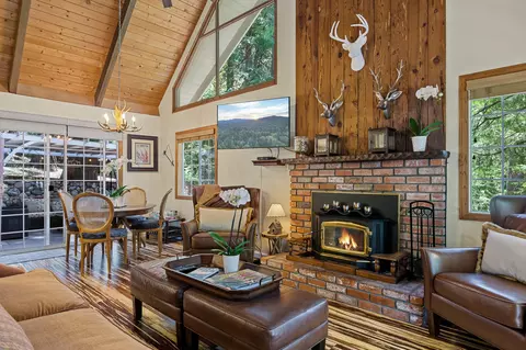 249 Fremont Rd, Lake Arrowhead, CA 92352