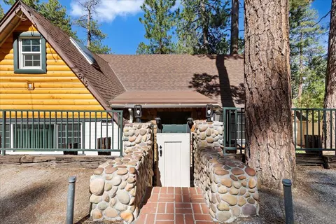 515 Chipmunk Ln, Big Bear Lake, CA 92315 photo 2