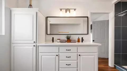 Bath - 64922 2nd St S, Joshua Tree, CA 92252 photo 2 of 4