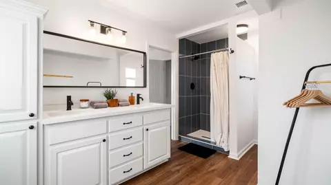 Bath - 64922 2nd St S, Joshua Tree, CA 92252 photo 1 of 4