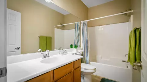Bath - 82235 Burton Ave, Indio, CA 92201 photo 7 of 10