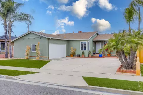 2107 E Nyon Pl, Anaheim, CA 92806