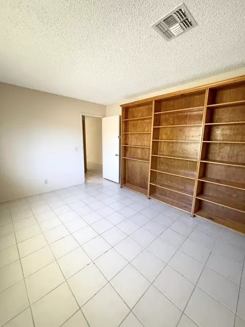 Bedroom - 6715 San Angelo Ave, Joshua Tree, CA 92252 photo 2 of 4