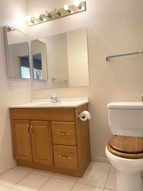 Bath - 6715 San Angelo Ave, Joshua Tree, CA 92252 photo 2 of 3