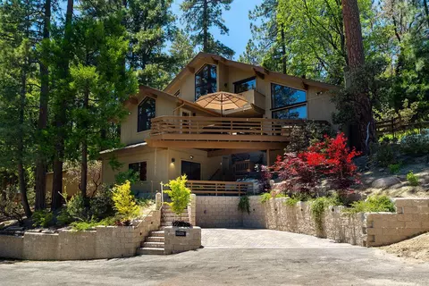 53225 Forest Lake Dr, Idyllwild, CA 92549