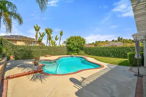 902 Venado Way, Walnut, CA 91789 photo 2