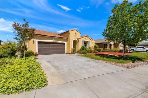 30669 Lime Rock Cir, Menifee, CA 92584